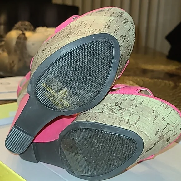 Liliana peace-15 hot pink wedges - Picture 6 of 11